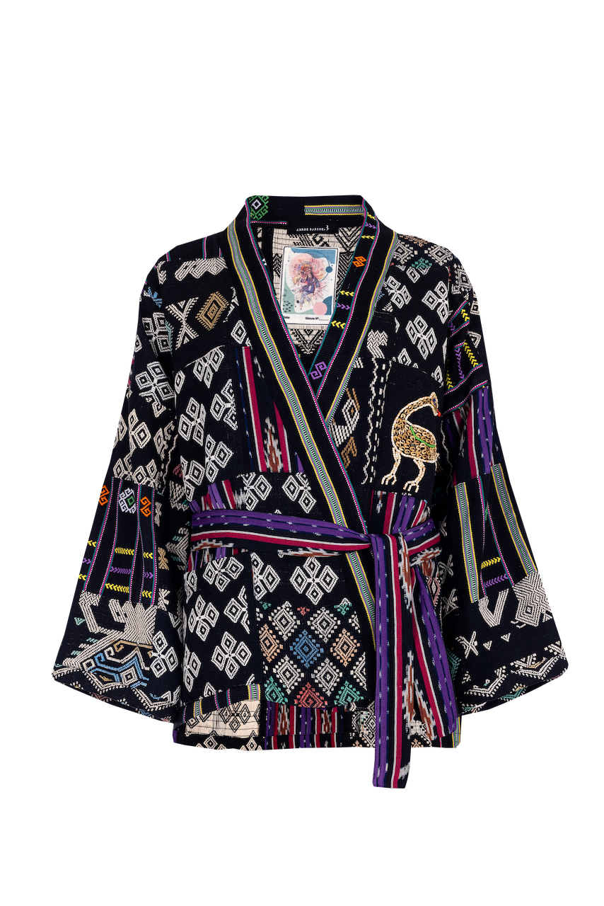 Où mode et decoration se rencontrent. Découvrez nos collections de prêt-à-porter et nos meubbles sur mesure.